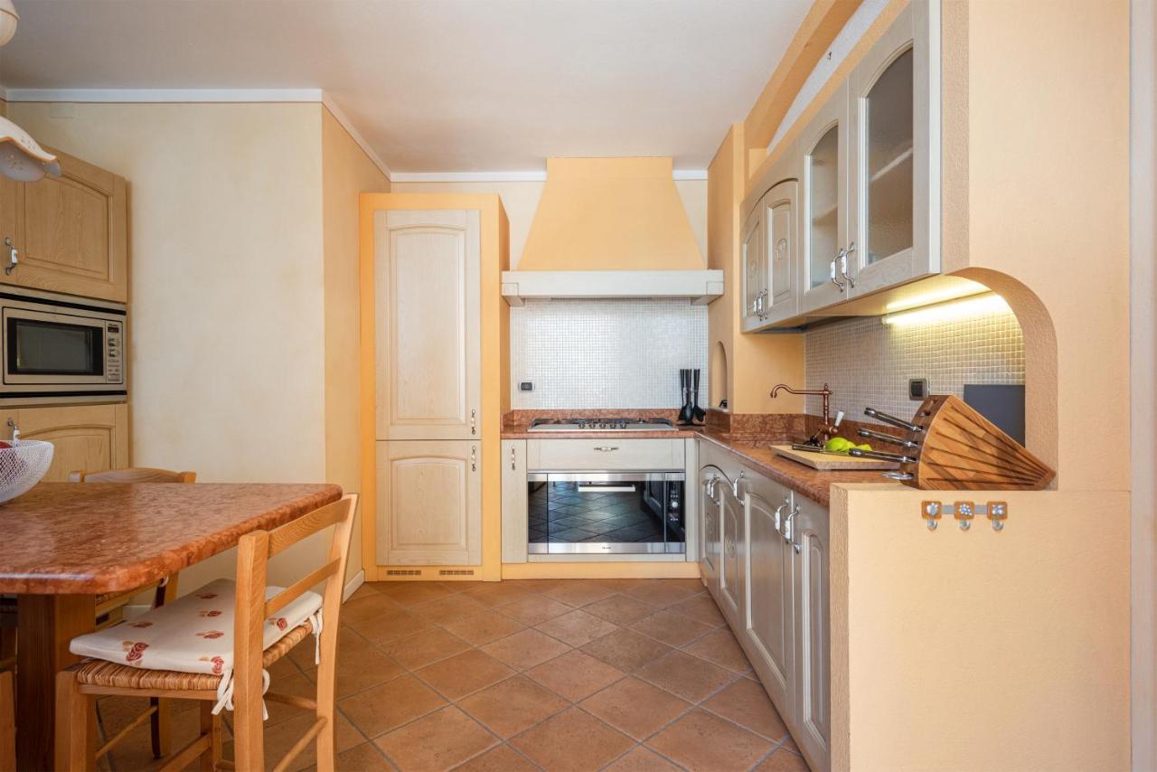 Ferienwohnung Attico La Rocca Riva del Garda Exterior foto