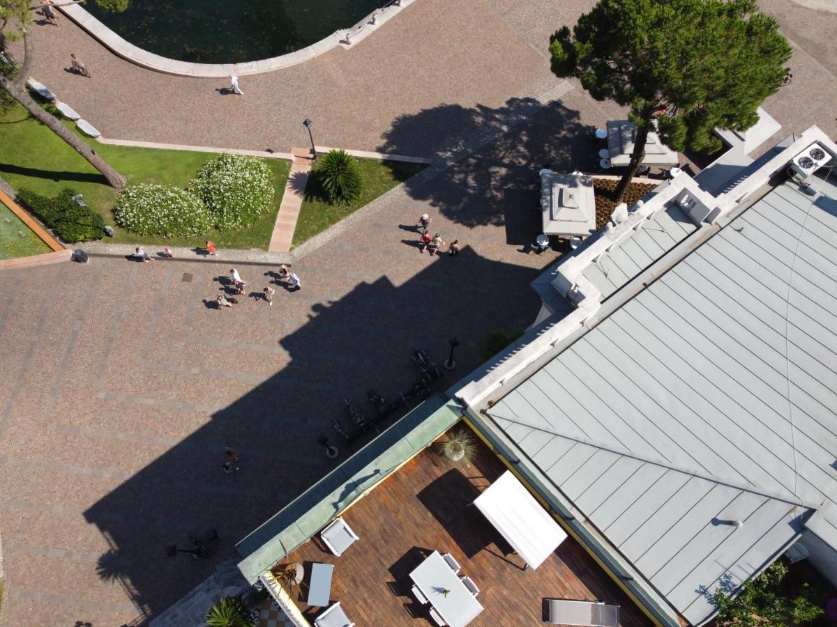 Ferienwohnung Attico La Rocca Riva del Garda Exterior foto