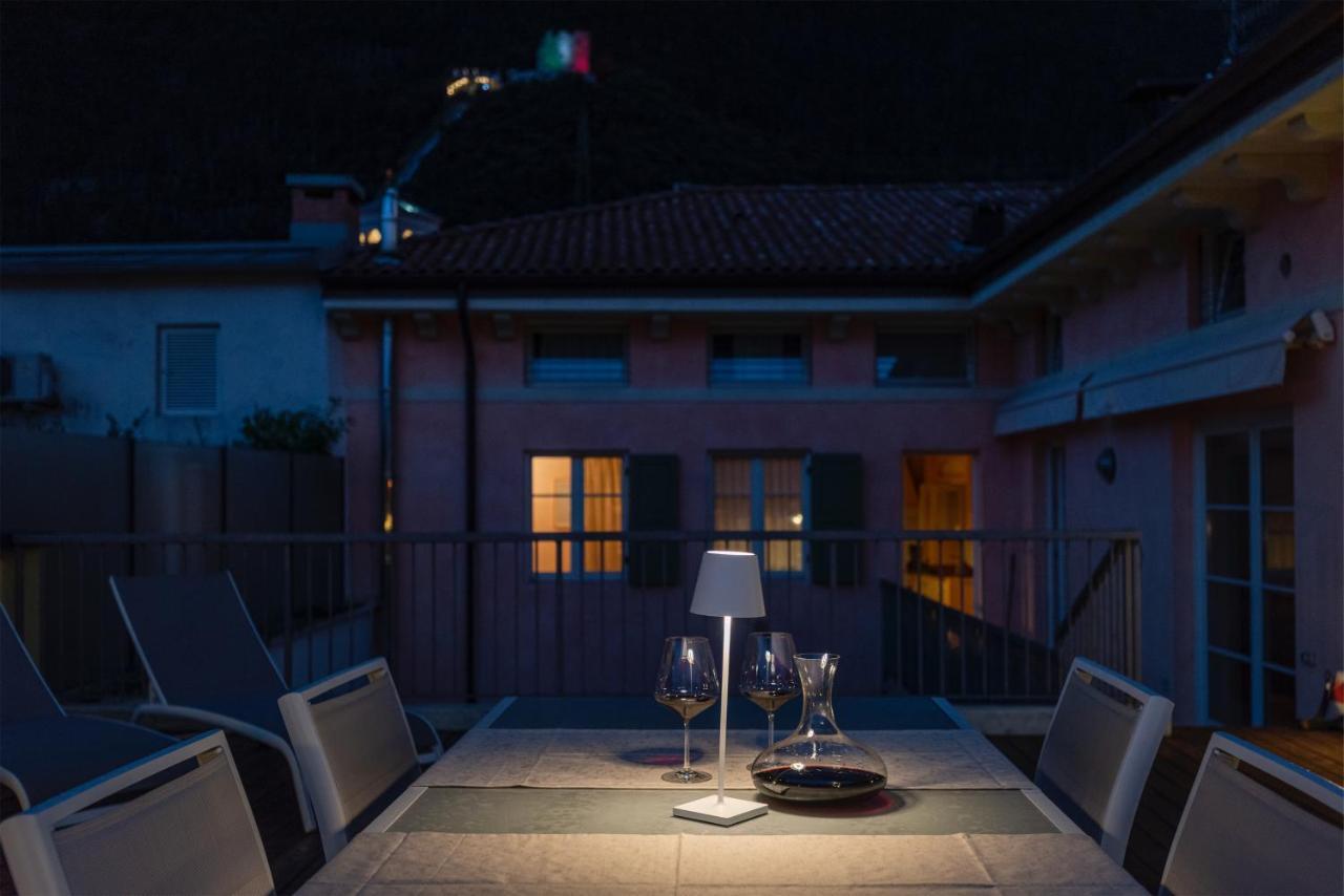 Ferienwohnung Attico La Rocca Riva del Garda Exterior foto