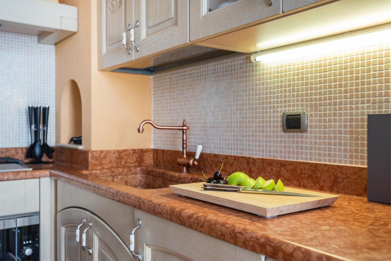 Ferienwohnung Attico La Rocca Riva del Garda Exterior foto